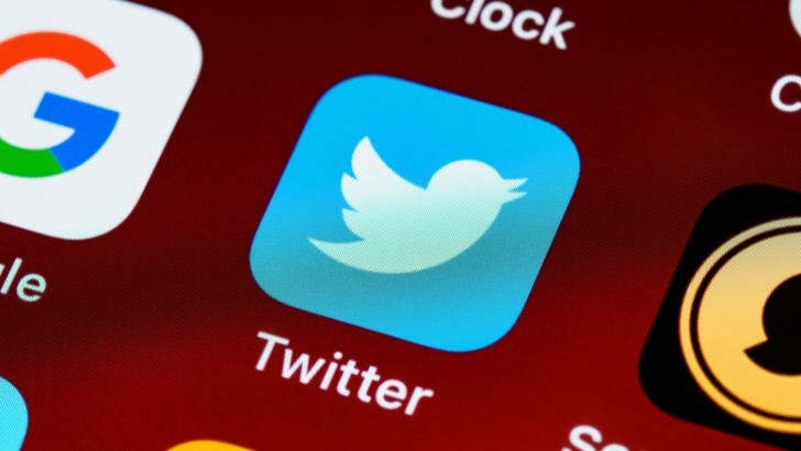 Désinformation : Twitter opte pour « la confrontation » selon la commissaire européenne à la transparence